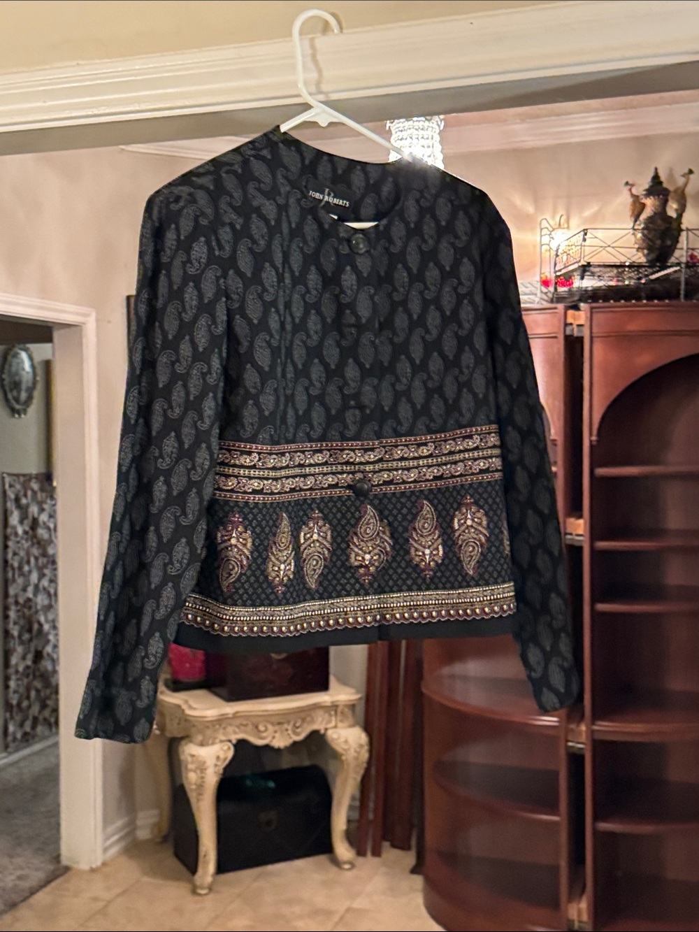 John Roberts 2 PC Women’s Black Maroon P/S Long-Sleeve Shirt w/ Ornate Hem Sz 12